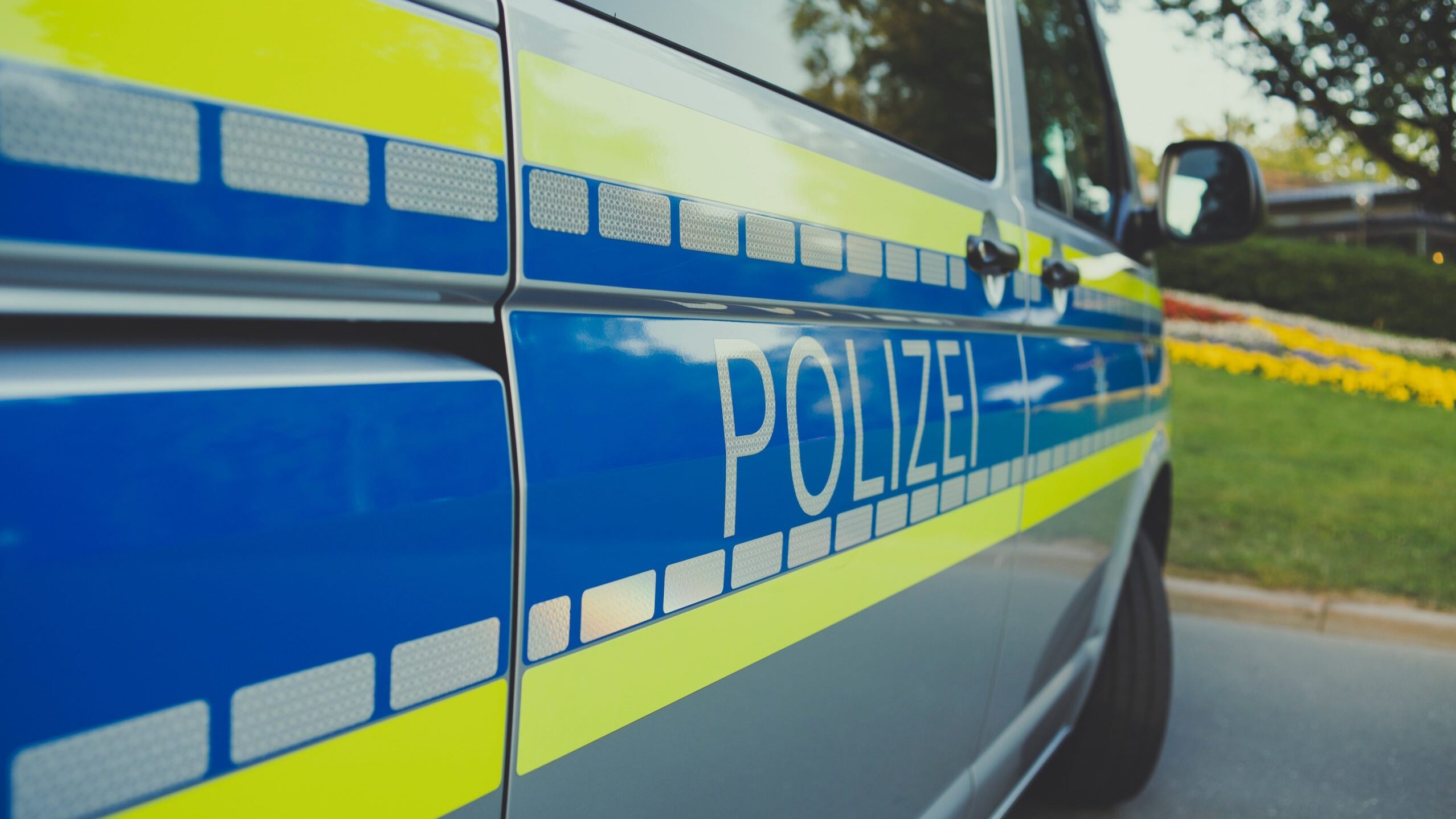 Polizei ermittelt nach zwei Straftaten am Wochenende.
