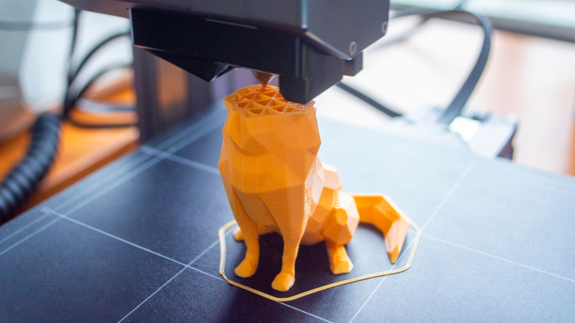 3D Drucker Close Up von einem Philamentdruck Objekt in Polygonen