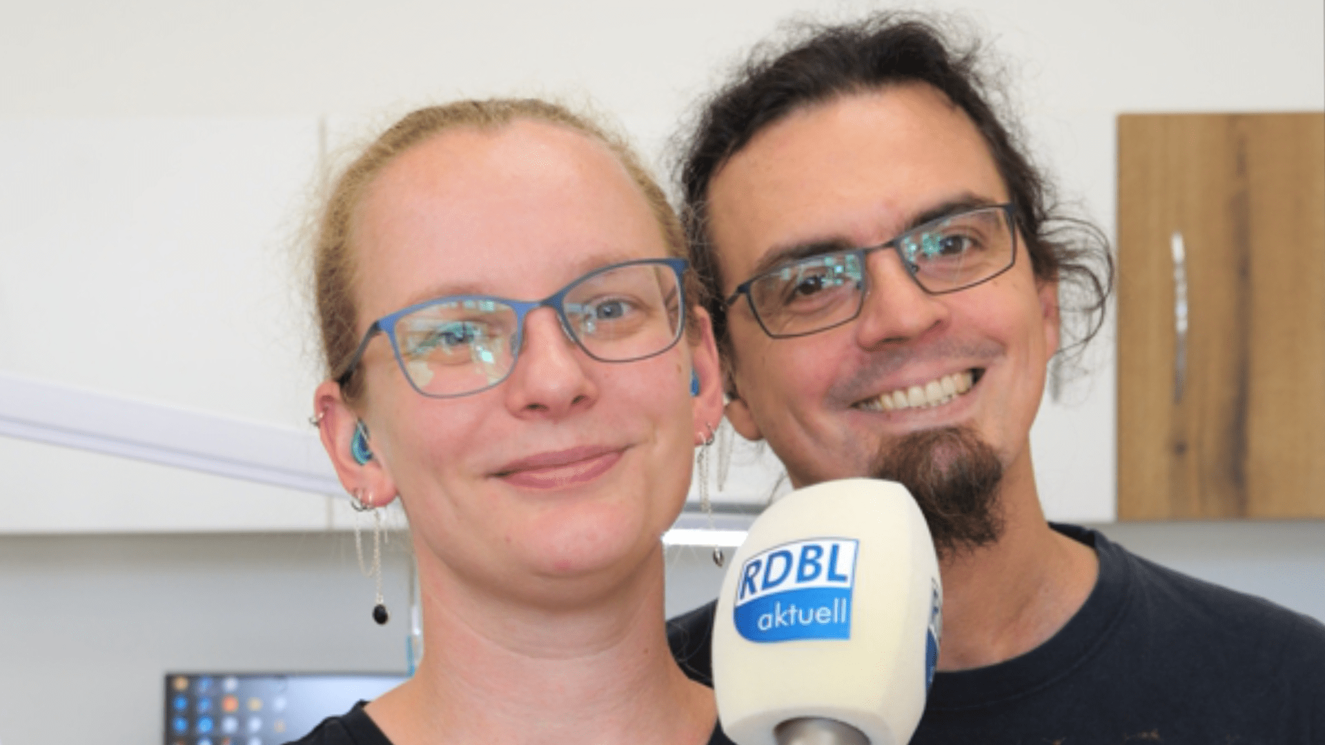 Daniel Doktor und Theresa Doktor Hörakustikmeister aus Radebeul West und Nossen in der Güterhofstr. 1 Hörgeräte Hörschmuck