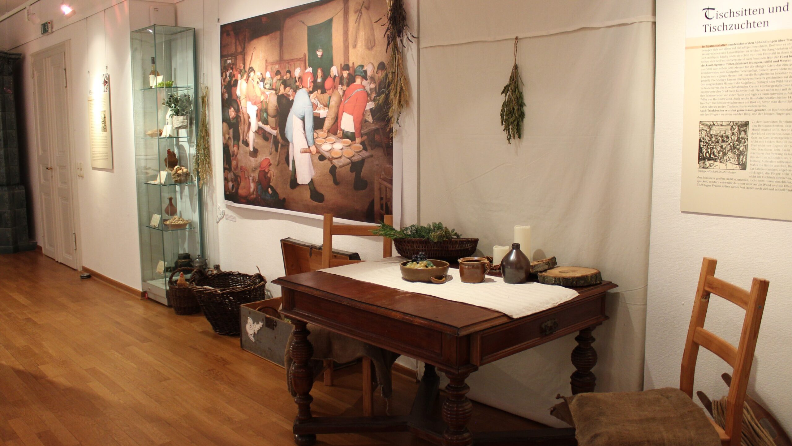 Ausstellungsansicht Karrasburg_EsskulturimMittelalter_Foto von ARink_Museum Coswig