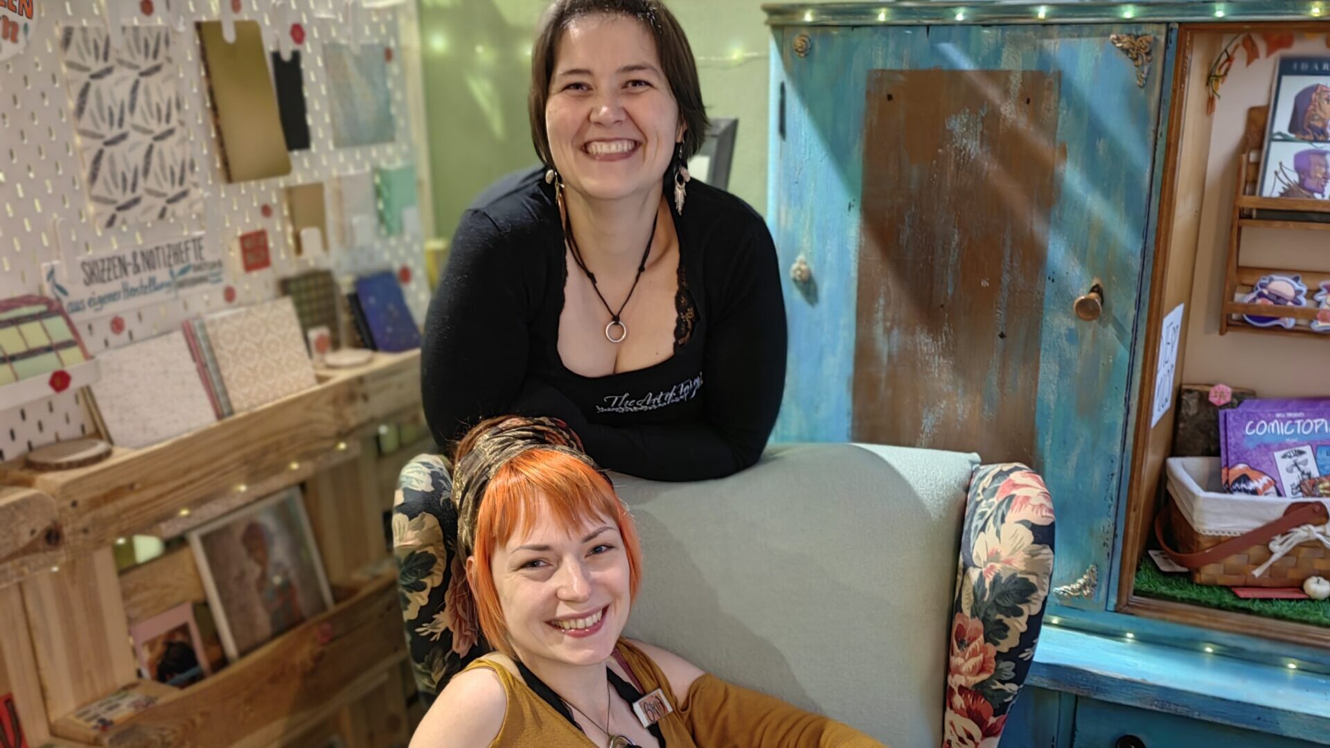 Maria und Bria in ihrem magischen Laden in der Bahnhofstraße 5Radebeul.