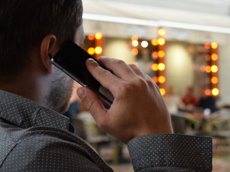 Telefonbetrüger zocken 86-Jährigen ab