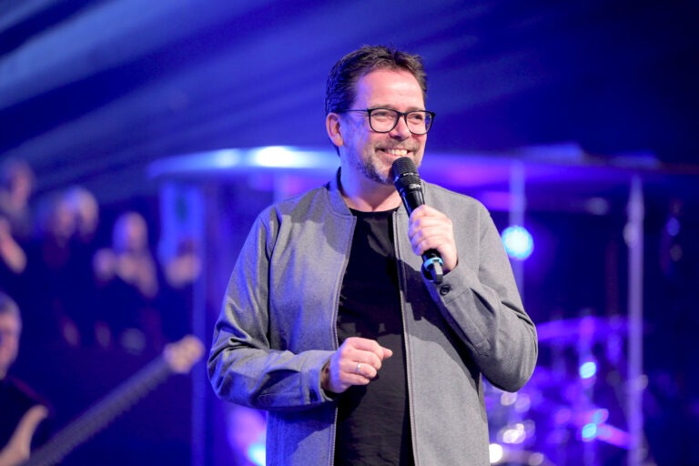 Die Nummer 1 unter Europas Gospelchorleitern und Komponisten Hans Christian Jochimsen kommt aus Kopenhagen.