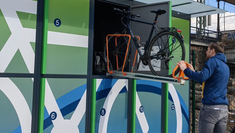 Dem Fahrrad wird mehr Verkehrsraum eingeräumt - aber wie gelingt ein konfliktfreies Miteinander mit anderen.