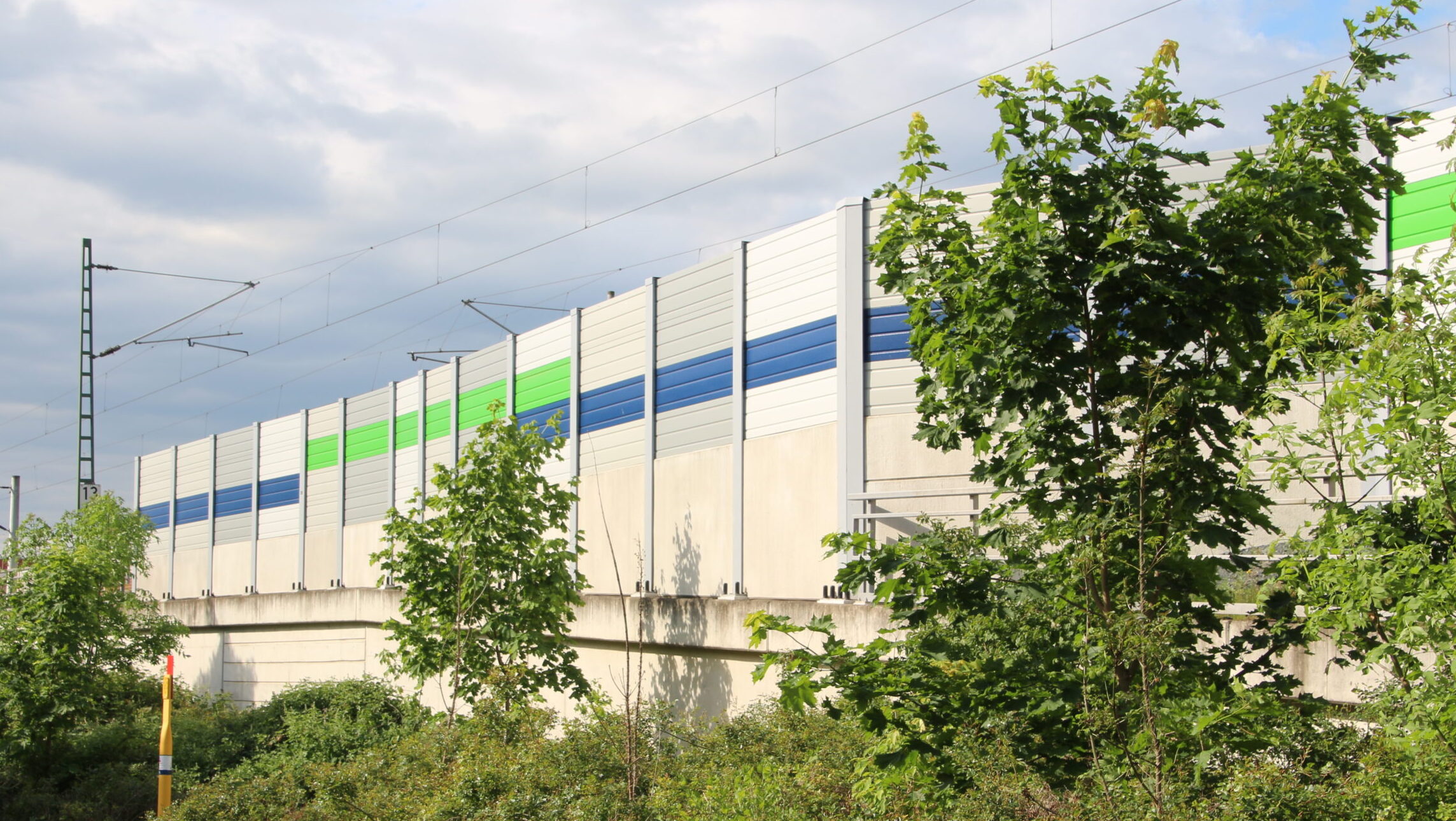 Lärmschutzwand am Fachkrankenhaus Coswig