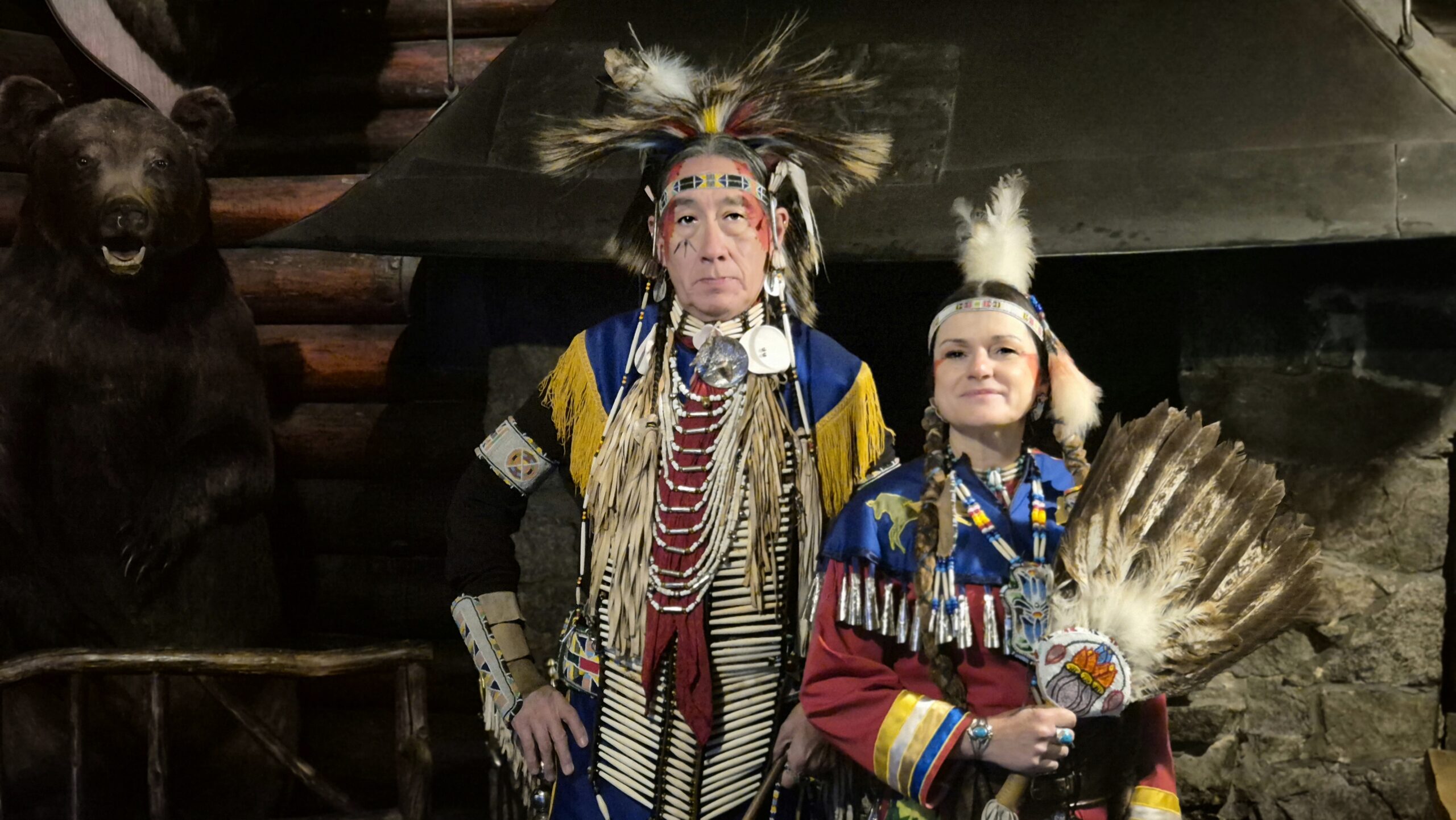 Kendall und Maria Old Elk von den Apsaalooke-Crow waren zu Gast beim 1. Indigenen November. Foto: © KMM