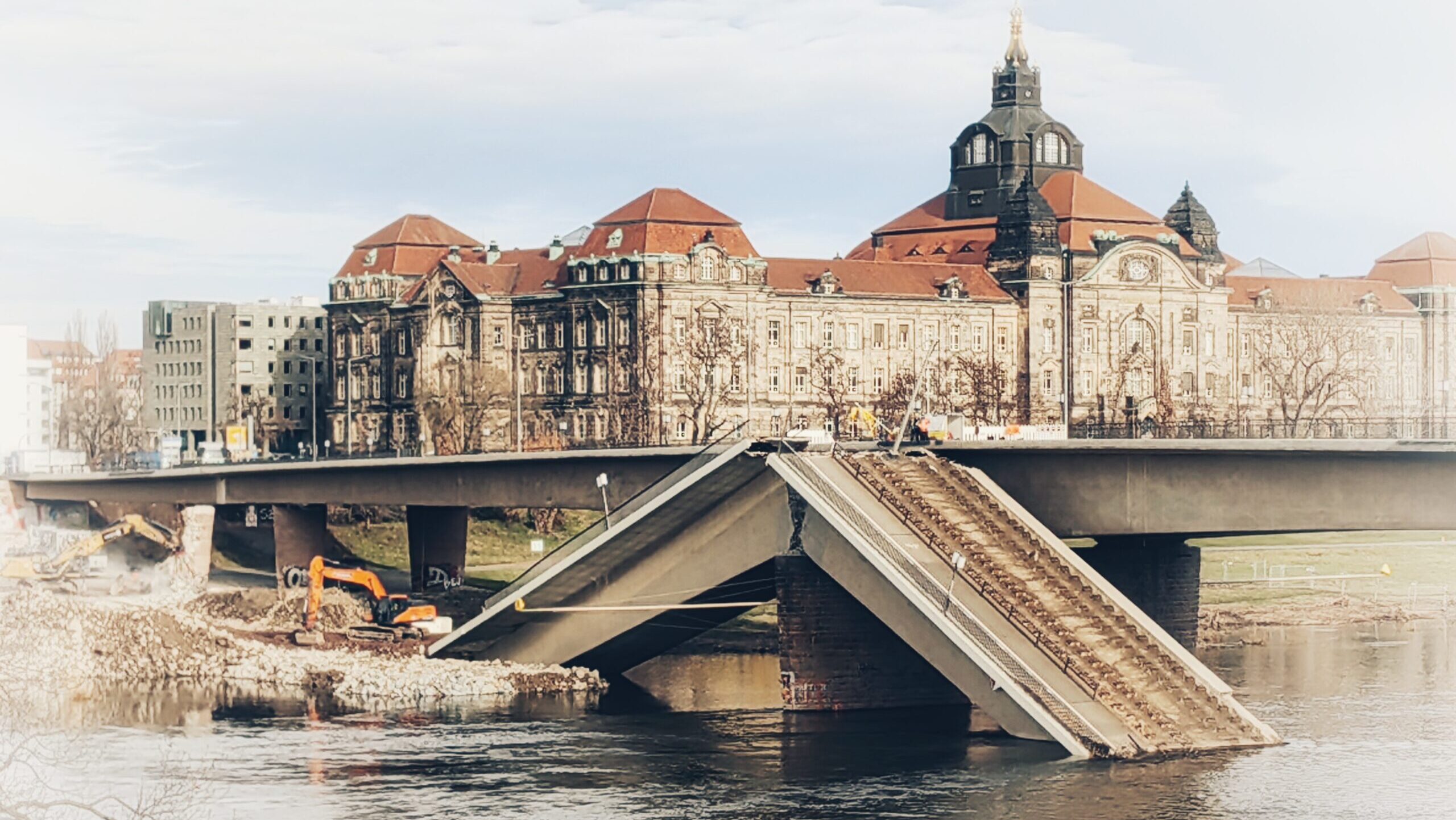 Dieses Bild wird für immer in das historische Gedächtnis der Stadt eingehen.