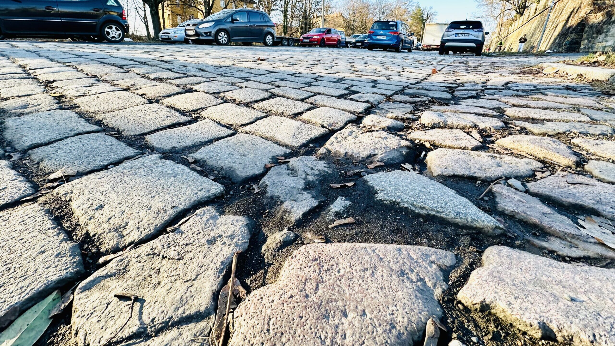 Stauffenberg-Allee - eine der Hauptstrecken nach Dresden.