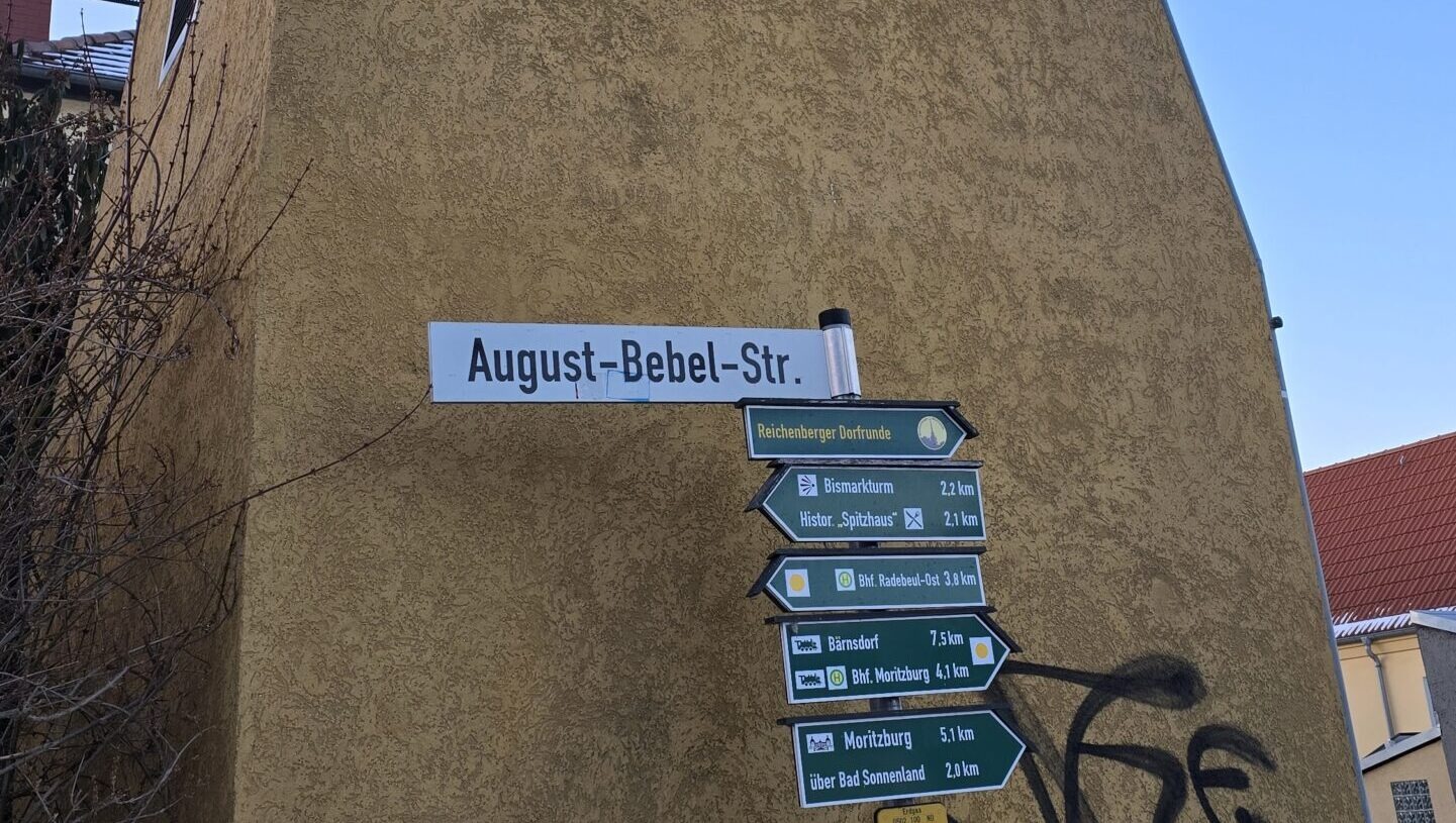 Vom alten Trafohaus zum neuen Lieblingsort - das ist die Aufgabe. Foto: © Branczeisz