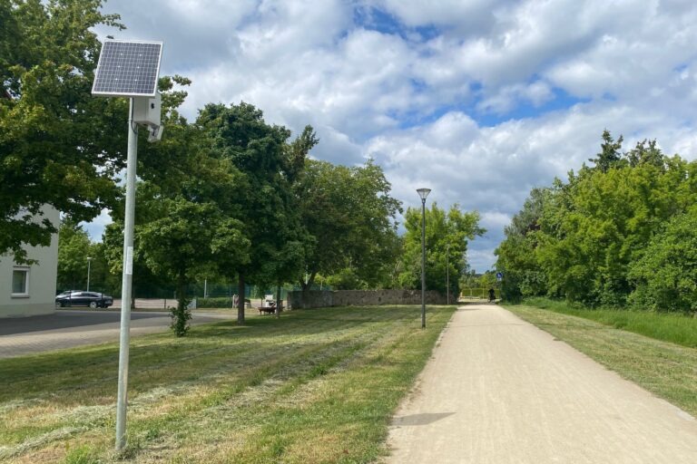 Die Dauerzählstelle Coswig: Der Landkreis Meißen bekommt 2026 ein neues Wegweiser-System für Radfahrer. Foto © Landkreis Meißen