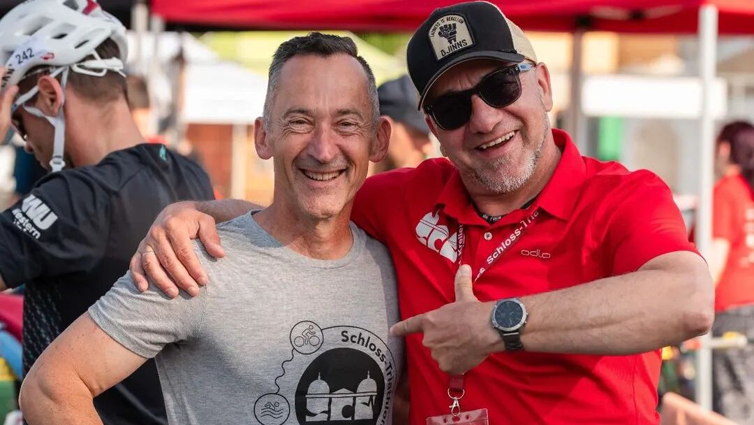 Georg Rauschenbach und Jens Kafka können sich freuen: der Schlosstriathlon ist nach wenigen Stunden fast ausgebucht. Foto: © Sven Körner