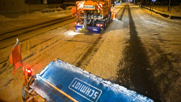 Gleisräumung im Konvoi. Foto: © Dresden