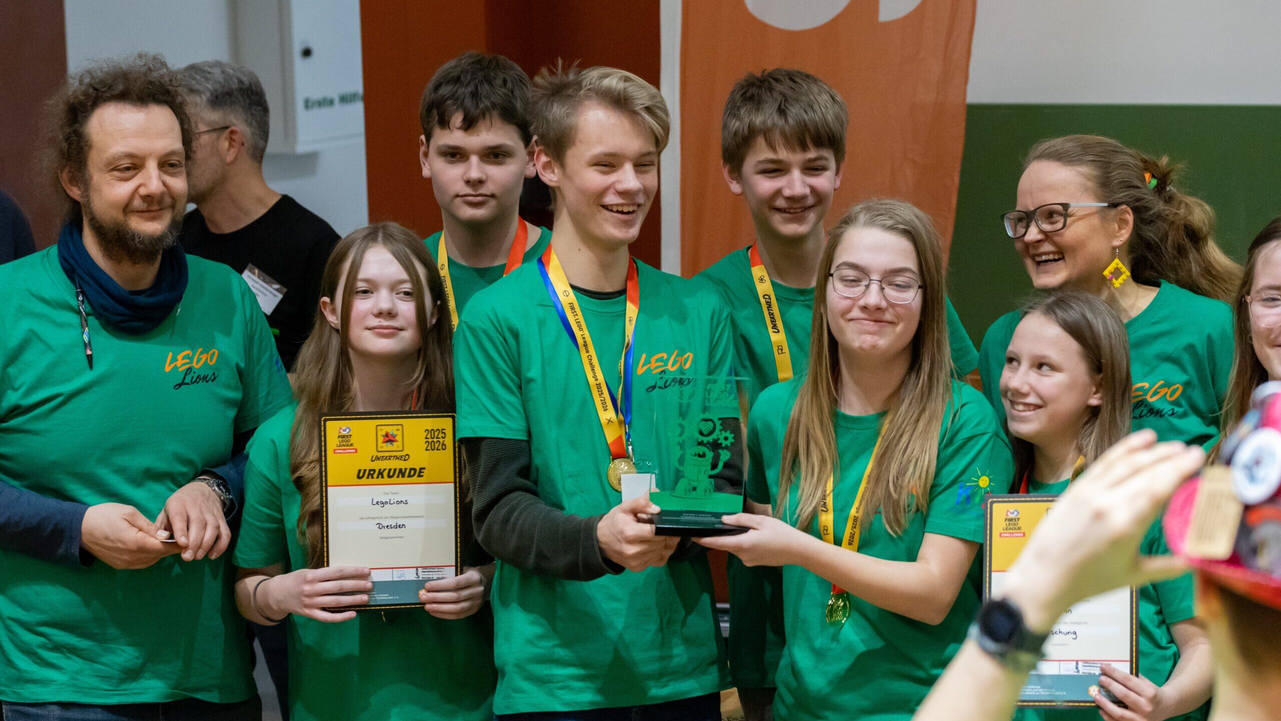Freude bei den Lego Lions aus Coswig und Coaches. Foto © Nils Schlupeck