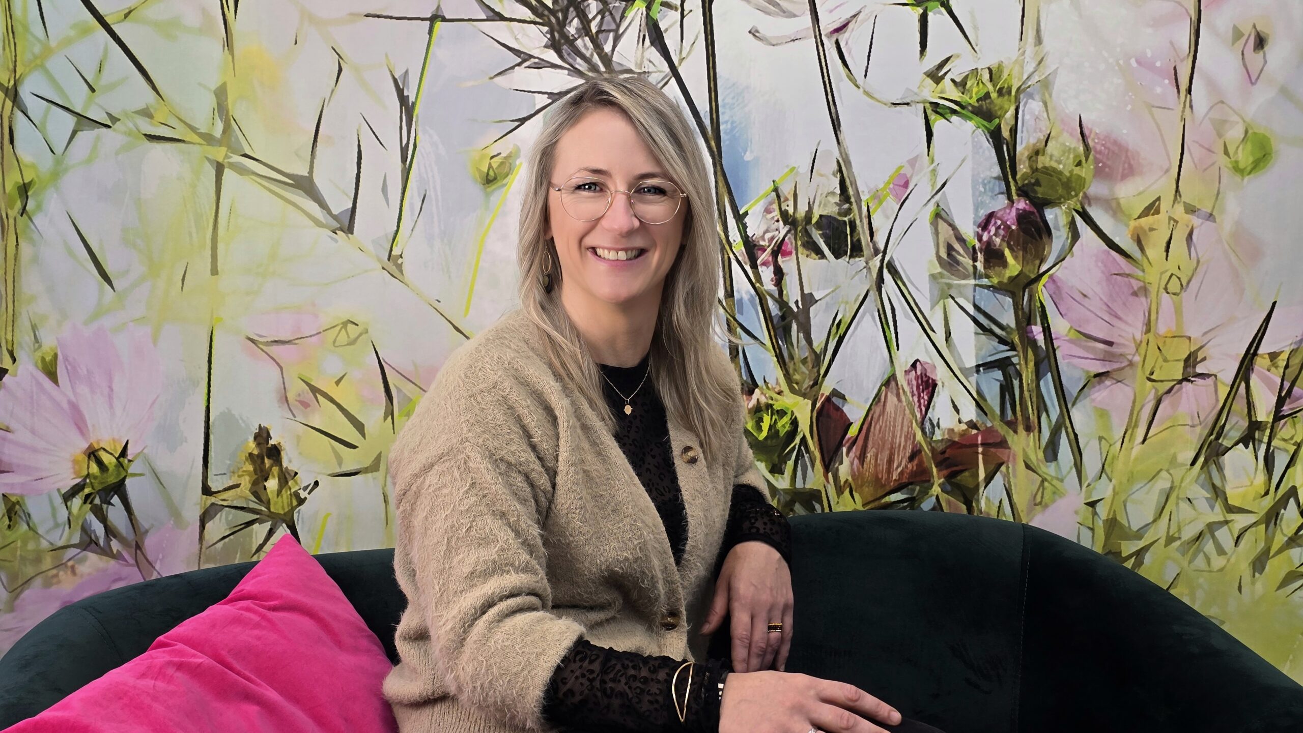 Theresa Scholz aus Radebeul behandelt seelische & körperliche Narben. Text & Foto © Branczeisz