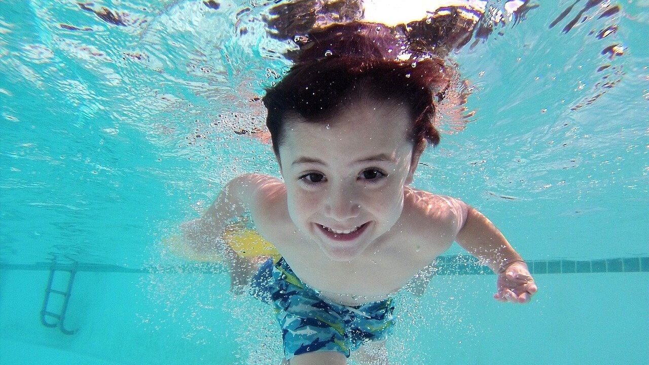Schnell anmelden: Noch freie Plätze in Kinderschwimmkursen! Foto © pixabay