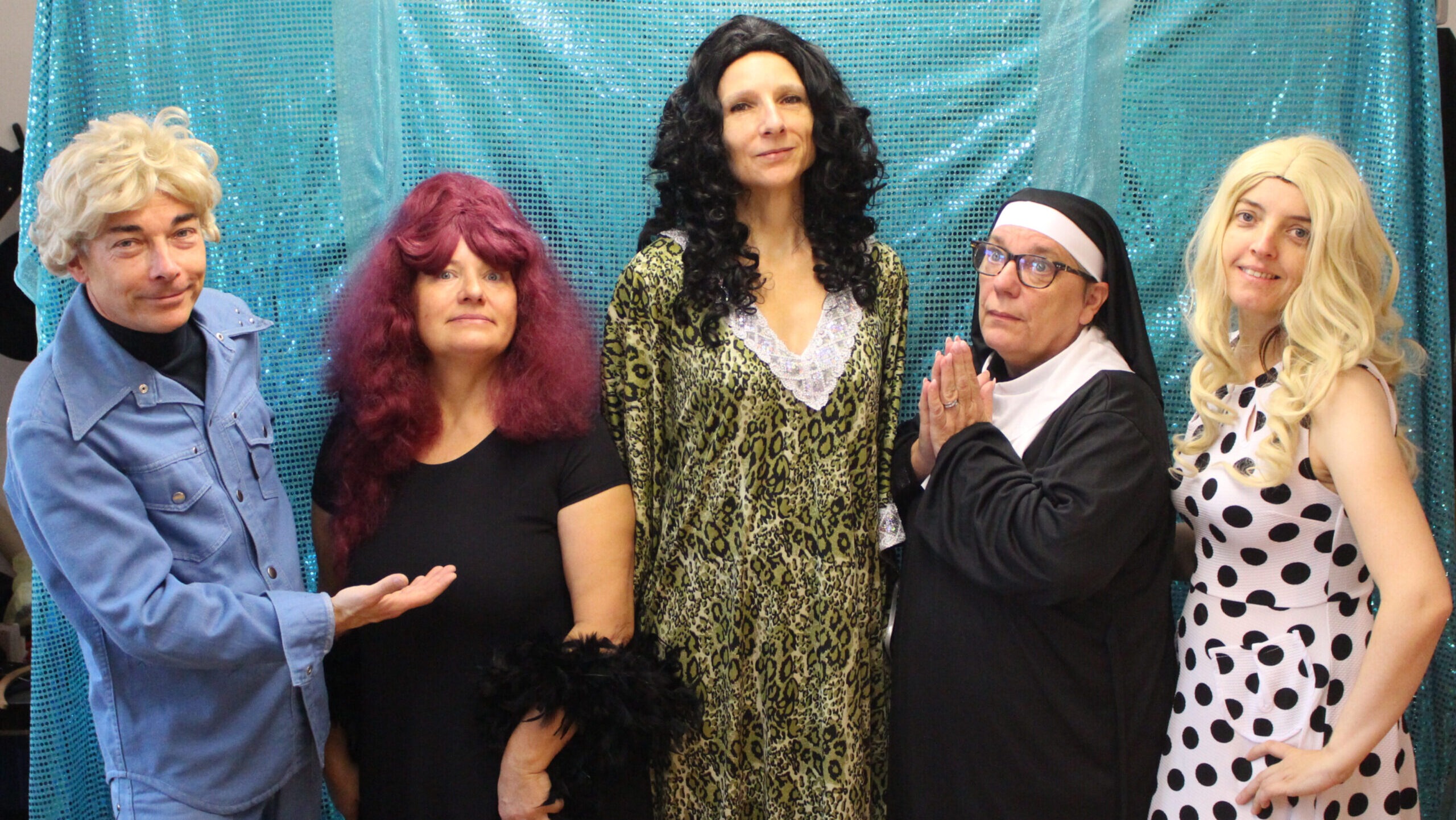 Die Akteure v.l.: Jan Dietl, Silvia Guhr, Ines Wenzel, Gabi Köckritz, Susanne Hanke. Foto © Uwe Guhr