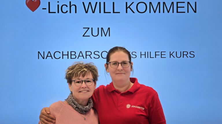 Petra Dornblut (re.) mit Kursteilnehmerin Silke Schweigel aus Meißen. Foto © Branczeisz