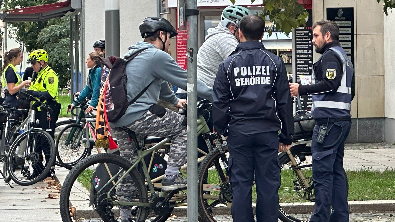 Zweiradkontrolle: Manche Radfahrer werden auch erfinderisch. Foto © Archiv