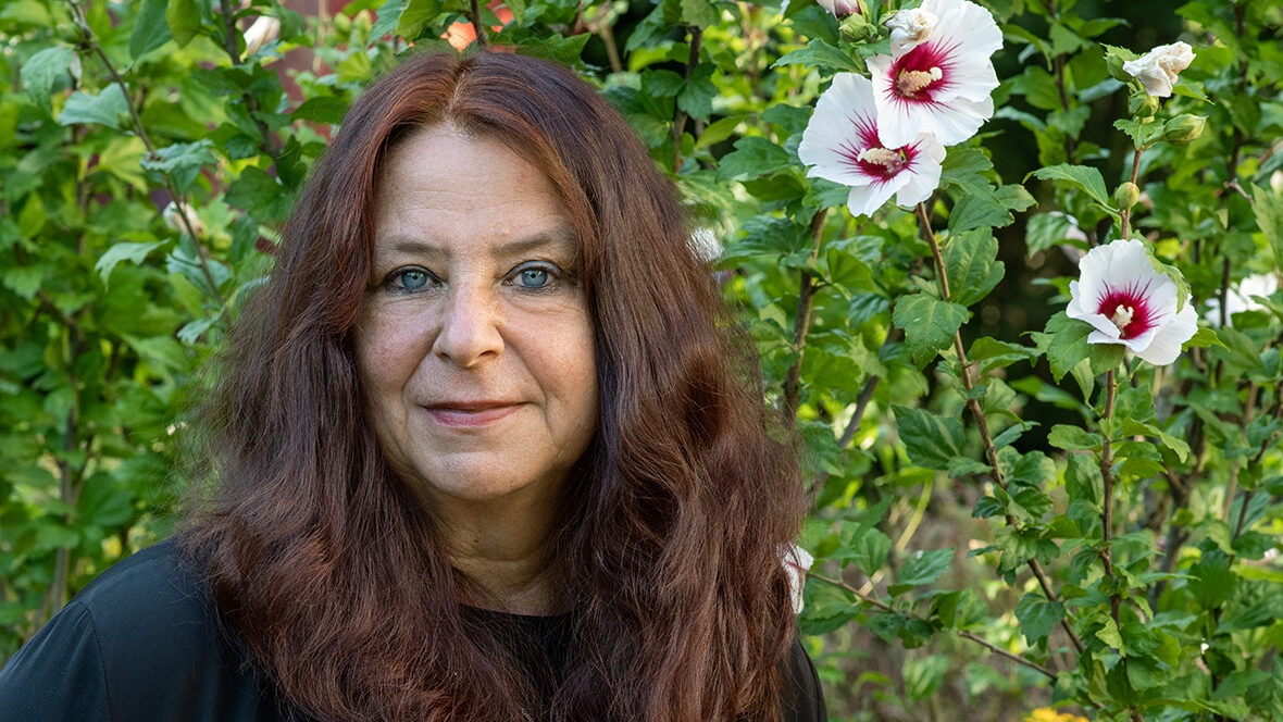 Annett Gröschner (geb. 1964), Autorin, fotografiert in Berlin-Schöneweide. Foto © Susanne Schleyer