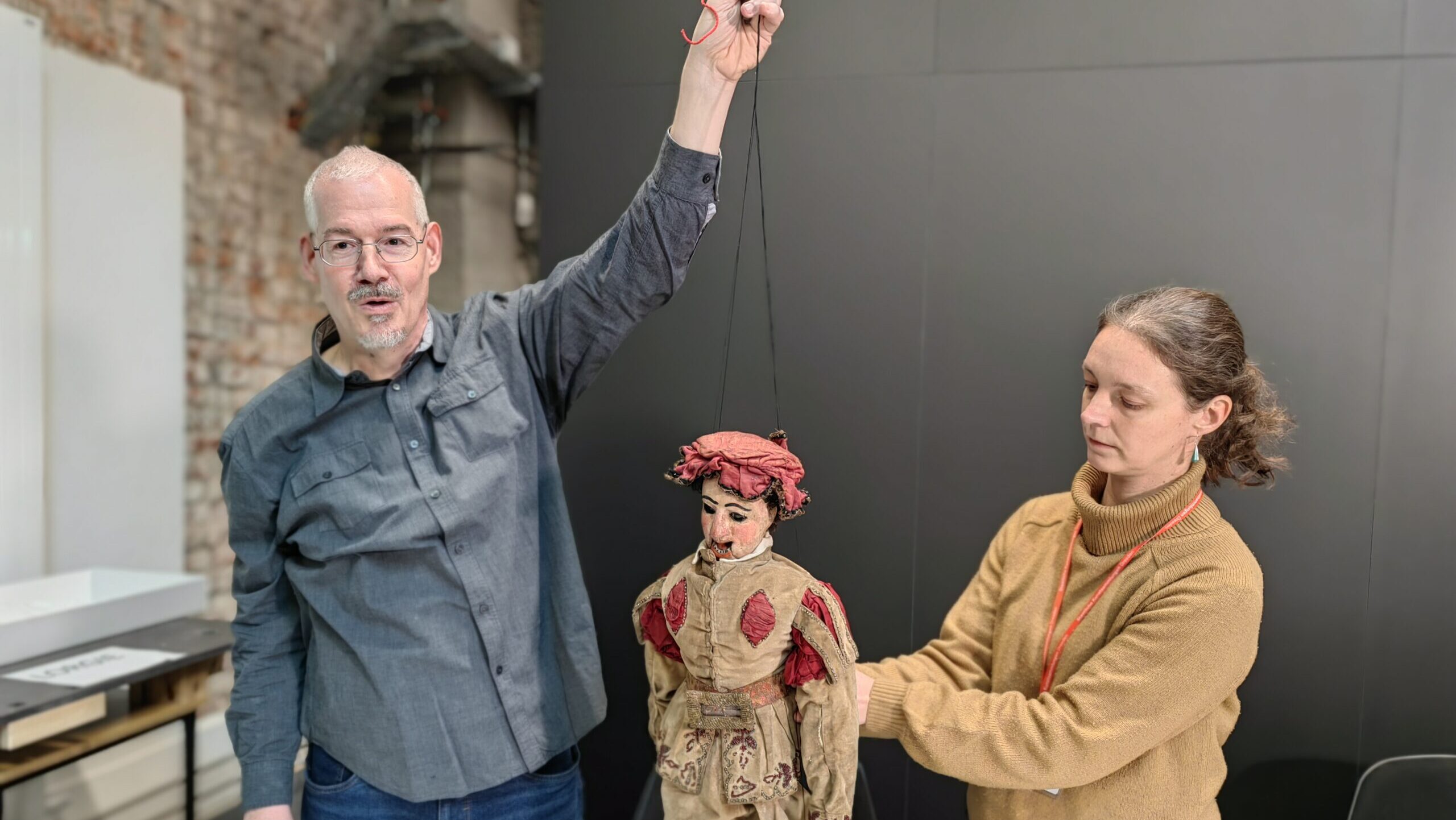 Lars Rebehn, beschäftigt sich seit vier Jahrzehnten mit dem„Puppenspielgenie. Foto © Branczeisz