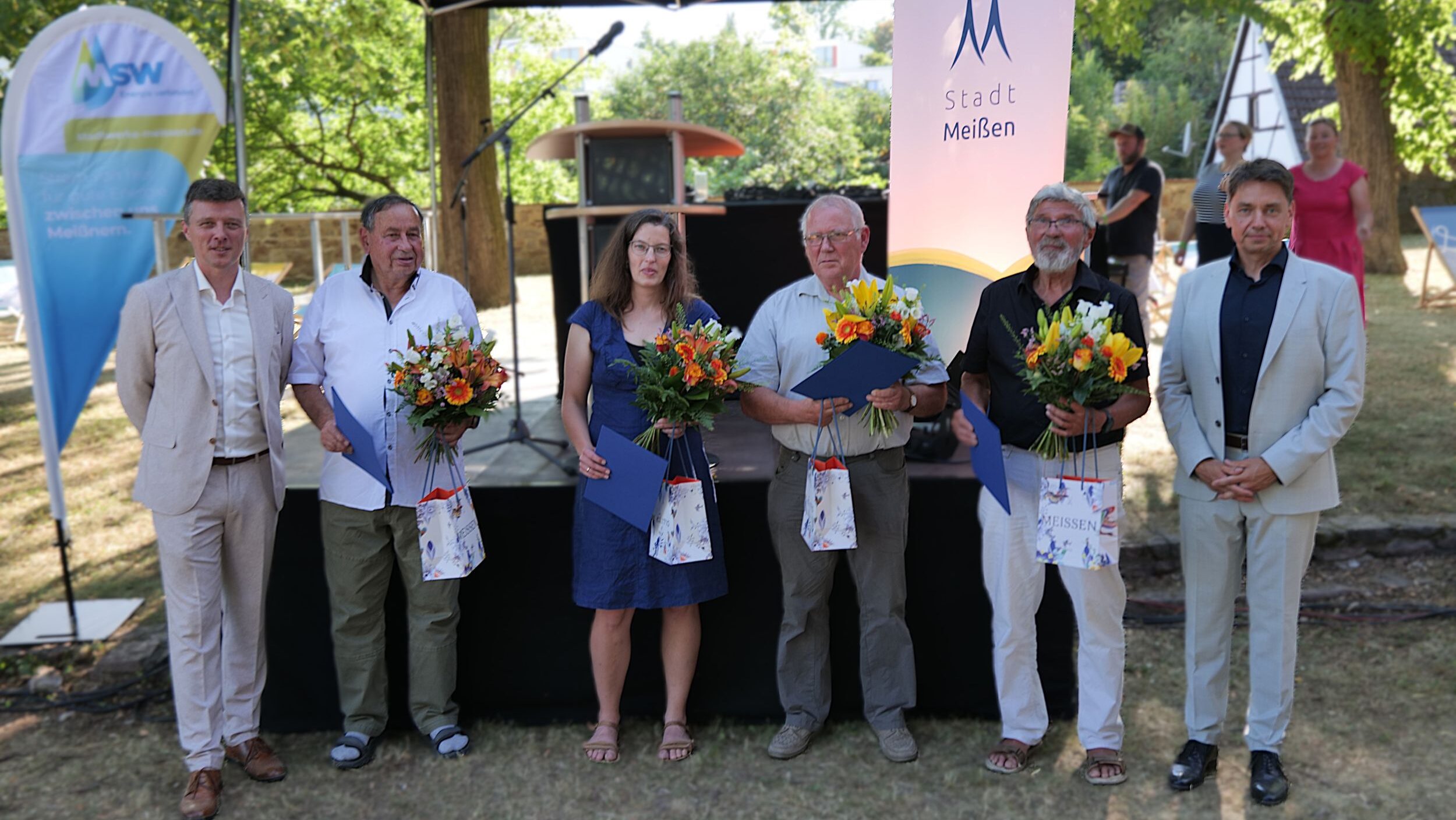 Oberbürgermeister Markus Renner, die Ehrenpreisträgern 2026 Walter Wunsch, Johanna Singer, Bernd Ufert und Dietmar Heinrich sowie Bürgermeister Sebastian Schöne (v.l.n.r.). Foto © Stadt Meißen
