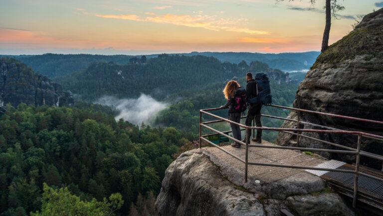 Der Malerweg garantiert unvergessliche Aussichten an der Felsenburg. Foto © Philipp-Zieger