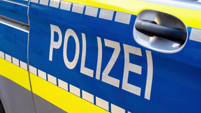 VW überschlägt sich auf der S 177: Ein 19-Jähriger wird schwer verletzt. Foto © Archiv