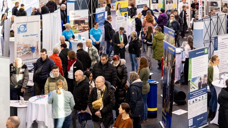 Die Fachkräftemesse „Kommen & Bleiben“ bringt am 28. Dezember Unternehmen, Fachkräfte und Auszubildende in Meißen zusammen. Foto © Meißen
