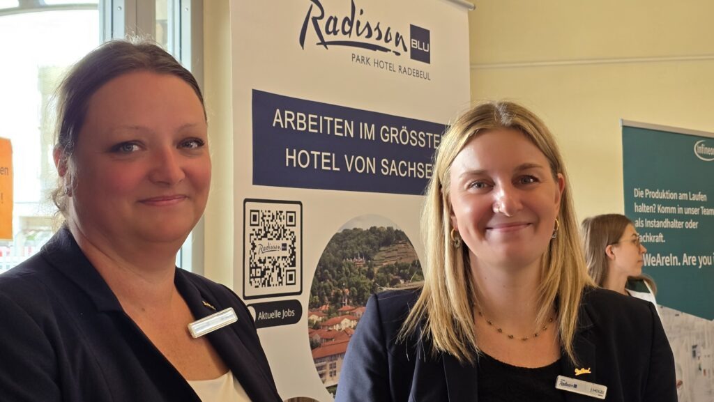 Daniela Heinrich, HR Managerin und Janett Holze vom Radisson Blu. Foto © Branczeisz