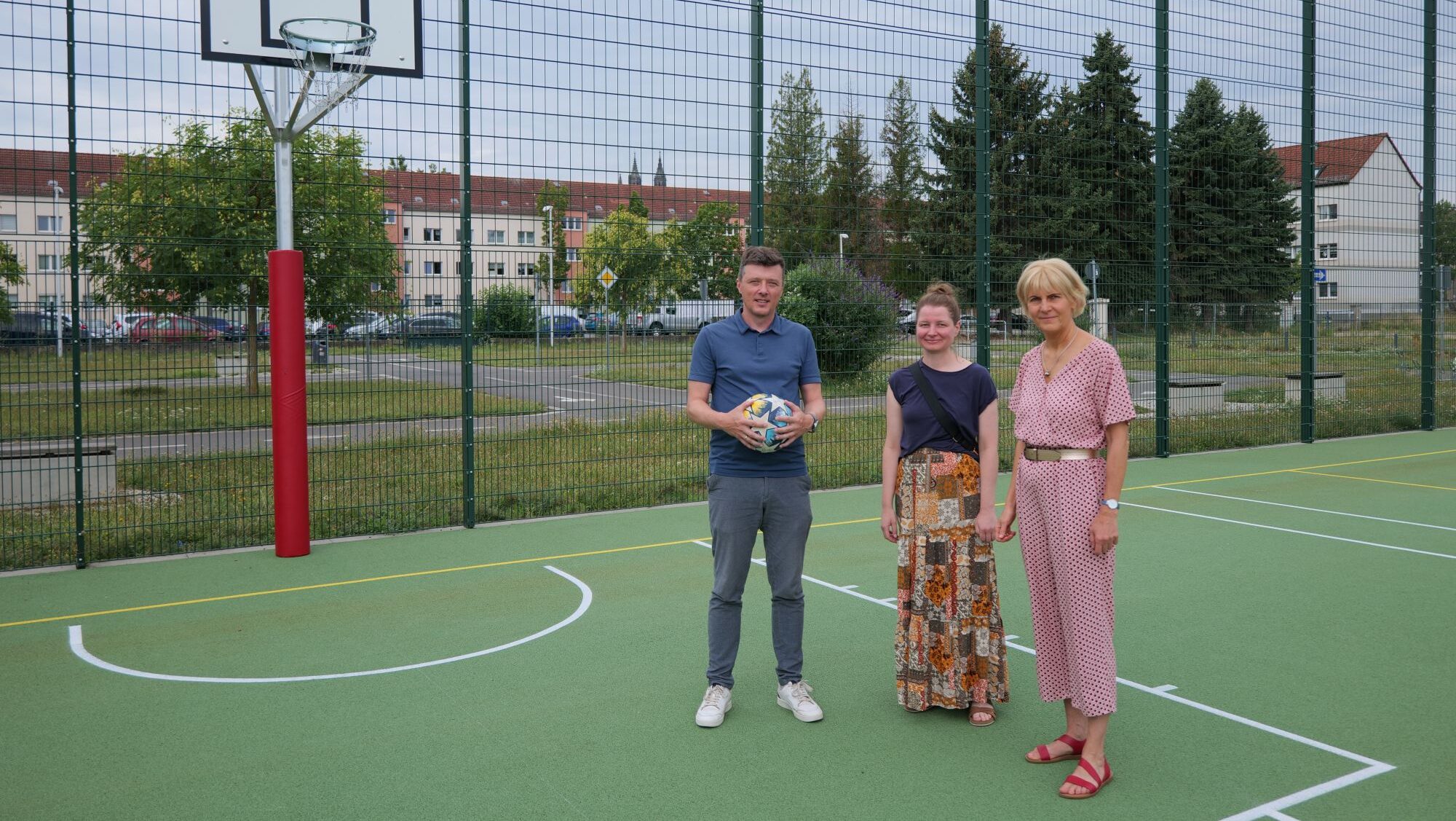 OB Markus Renner mit Planerin Dorothea Knibbe und Julia Schweinberger vom Amt für Stadtplanung. Foto © Meißen