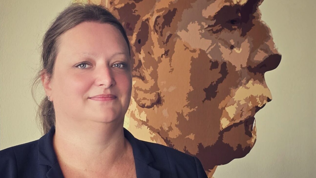 Daniela Heinrich, HR Managerin im Radisson Blu Radebeul, wird als Arbeitgeber für Gespräche vor Ort sein. Foto © Branczeisz