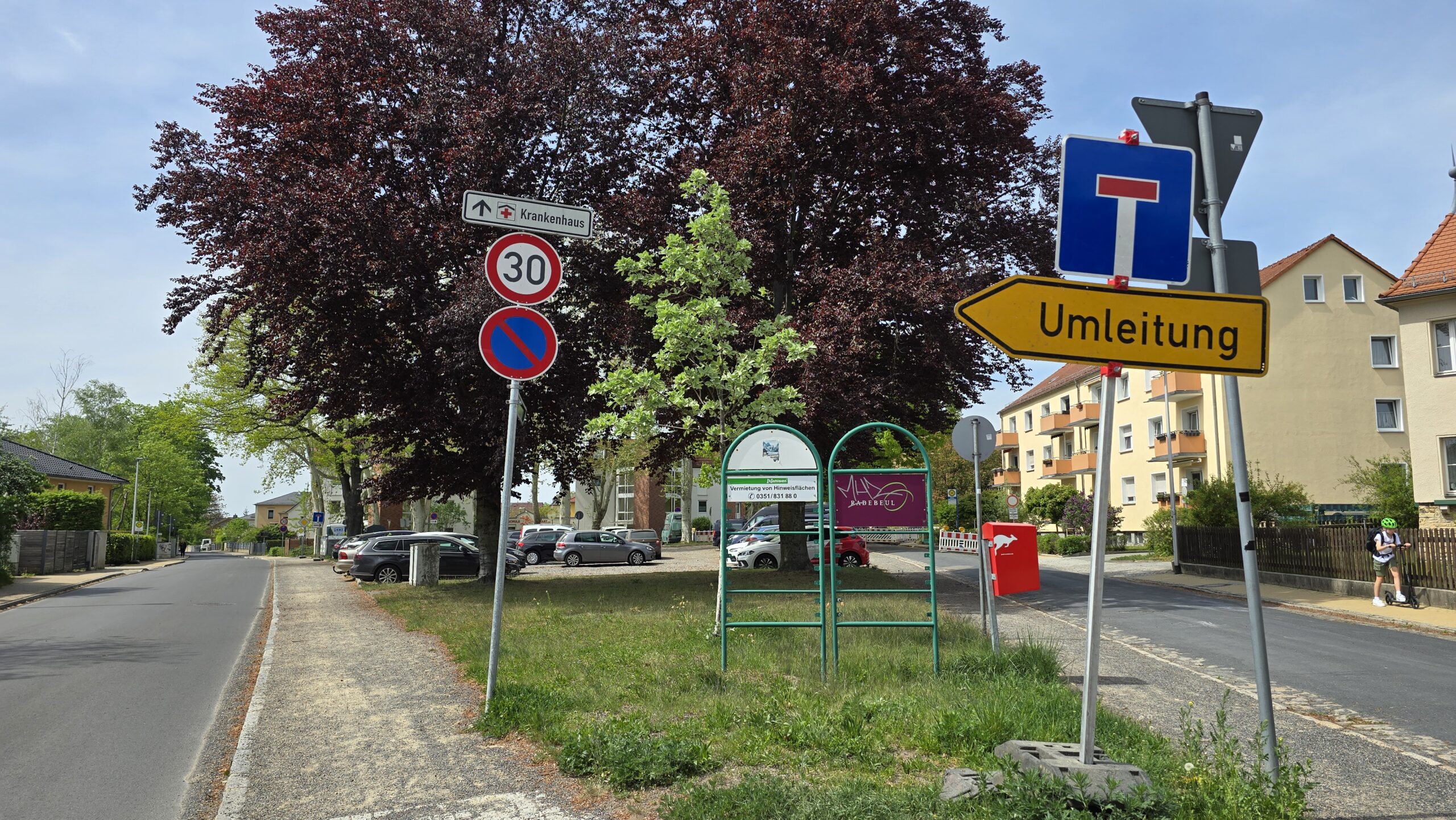 Ein 15-jähriger Radfahrer wird bei einem Zusammenstoß mit einem BMW am Zillerplatz schwer verletzt. Foto © Branczeisz