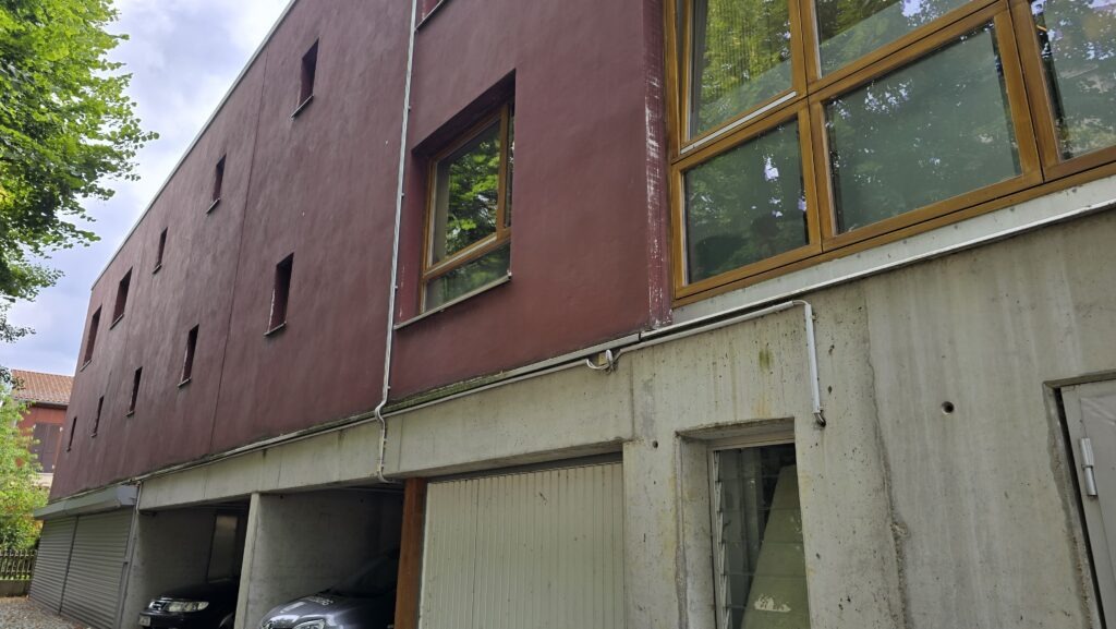 In den nächsten Jahren müsste auch an der Schlossallee 3a saniert werden. Also lieber verkaufen?
Foto © Foto Branczeisz