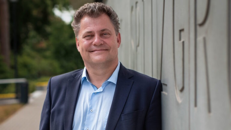 99 Prozent für Thomas Schubert: Coswig bestätigt seinen Oberbürgermeister ungewöhnlich deutlich. Doch nur 32 Prozent der Wahlberechtigten gingen wählen. Foto © Coswig